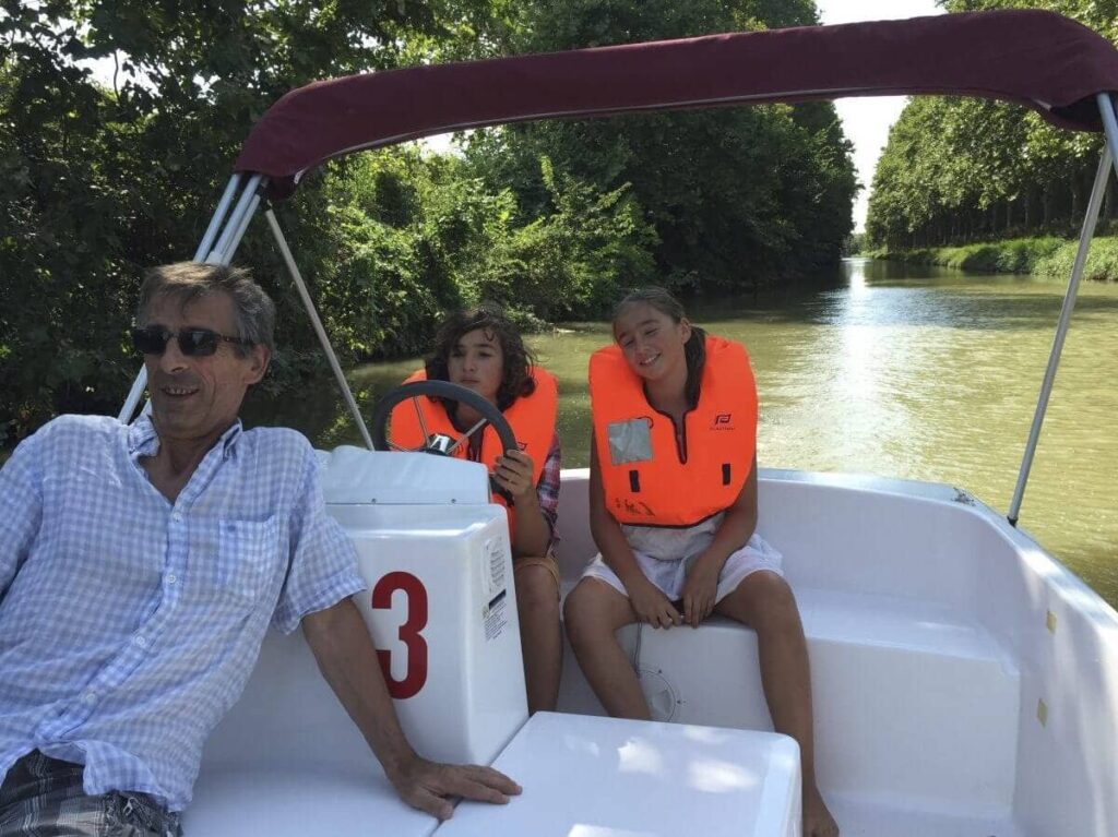 les petits bateaux électriques de Saint-Cyprien