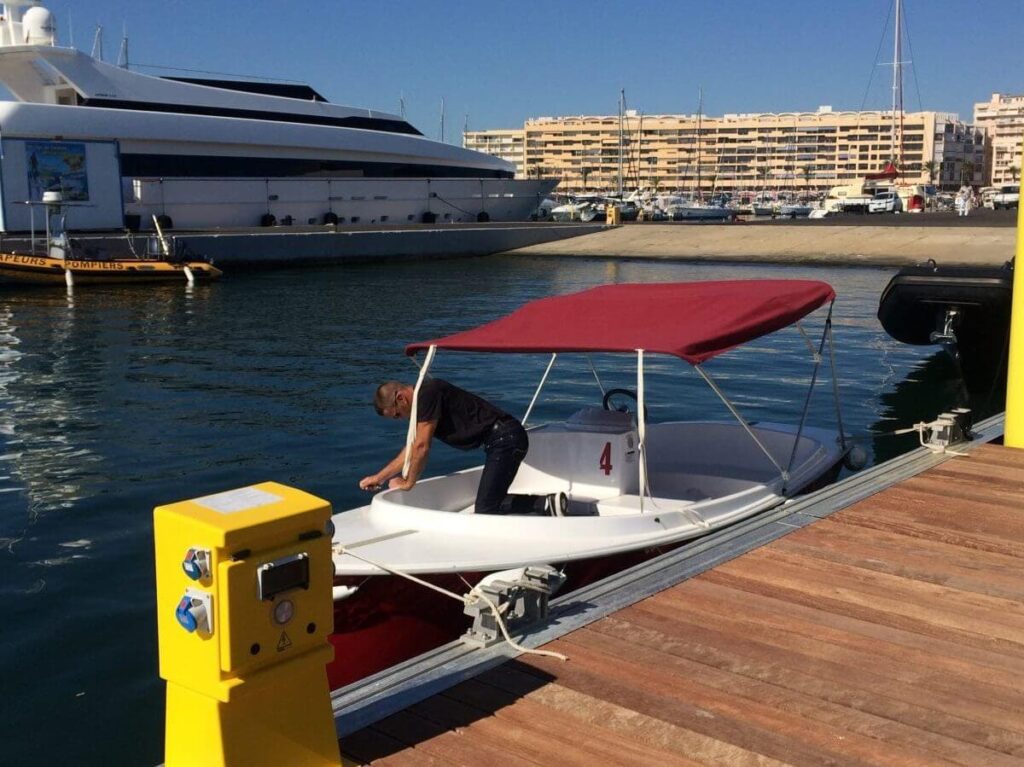 les petits bateaux électriques de Saint-Cyprien