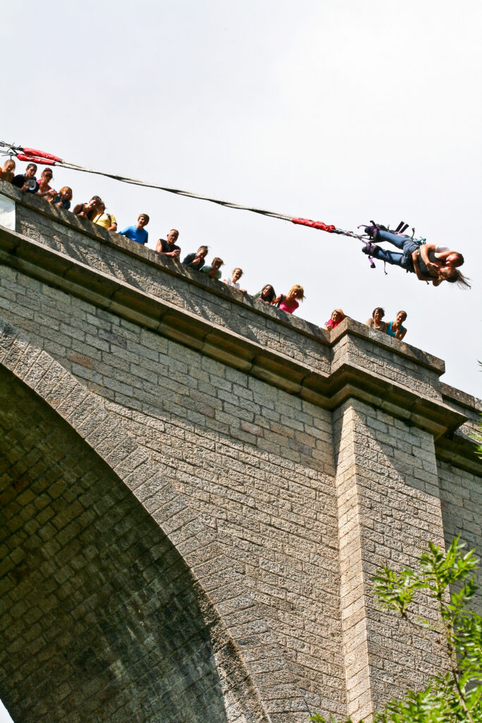 Saut à l'élastique en Occitanie