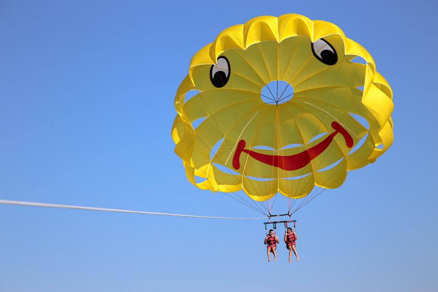 Parachute ascensionnel sur la Costa Brava