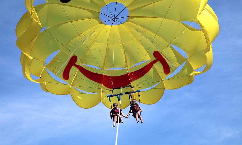 Parachute ascensionnel sur la Costa Brava
